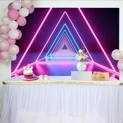Lofaris Abstrakter Neon-Fotohintergrund mit leuchtenden Dreiecken, futuristische Kulisse für professionelle Fotoshootings und Events