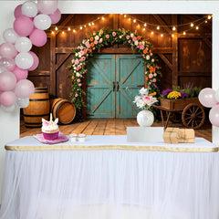 Lofaris Rustikaler Scheunen-Fotohintergrund mit Blumenbogen und Lichterketten, charmante Kulisse für Hochzeiten und Eventfotografie