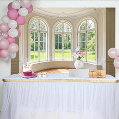 Lofaris Eleganter Zimmerhintergrund mit Bogenfenstern und Gartenblick, stilvolle Fotokulisse für Porträts und professionelle Events