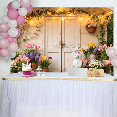 Lofaris Idyllischer Frühlingslandschaft Hintergrund mit Blumen und rustikaler Tür, perfekte Kulisse für professionelles Fotostudio