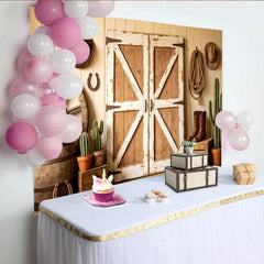 Lofaris Rustikaler Western Scheunentor Fotohintergrund mit Holzwand und Kakteen, Vintage Cowboy-Stil Kulisse für professionelle Fotoshootings
