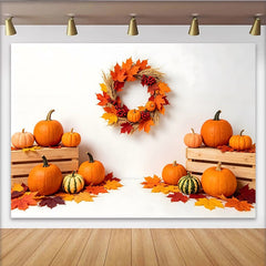 Lofaris Herbstlicher Erntedank Hintergrund mit Kürbissen und bunten Blättern, festliche Kulisse für saisonale Fotoshootings