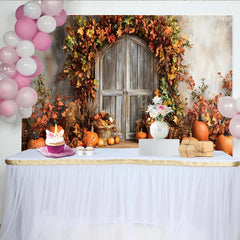 Lofaris Herbsthintergrund mit rustikaler Holztür und bunten Blättern, gemütliche Kulisse für Herbstfotoshootings und Erntedankdekoration