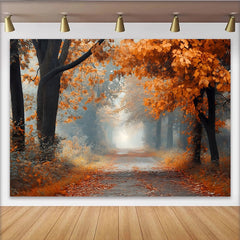 Lofaris Malerischer Herbstwaldweg-Hintergrund mit orangefarbenen Blättern, neblige Naturlandschaft als Fotokulisse für Studioaufnahmen