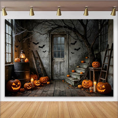 Lofaris Gruseliger Halloween Hintergrund mit Kürbislaternen und Fledermäusen, rustikale Kulisse für gruselige Partydekoration und Fotoshooting