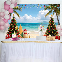 Lofaris Tropischer Weihnachtshintergrund am Strand mit Palmen und Schneemann, festliche Kulisse für einzigartige Weihnachtsfeier