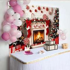 Lofaris Rot-weißer Weihnachts-Hintergrund mit Kamin, Bäumen und Geschenken, festliche Fotokulisse für Familienfeiern und Winterdekoration
