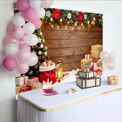 Lofaris Festlicher Weihnachtsbaum mit Geschenken und Girlande Weihnachtshintergrund, rustikale Holzwand Kulisse für winterliche Partydekoration