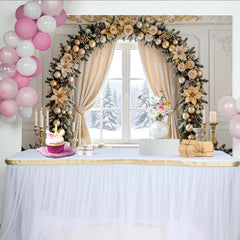 Lofaris Goldener Weihnachts-Hintergrund mit eleganten Ornamenten und Tannenzweigen, festliche Kulisse für Winterfotoshootings
