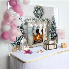 Lofaris Winterlicher Weihnachtshintergrund mit Kamin, Seesternen und Muscheln, hellblaue Fotowand für festliche Winterfotoshootings