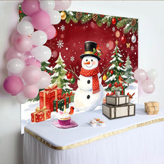 Lofaris Roter Weihnachtshintergrund mit Schneemann und Weihnachtsbäumen, festliche Winterkulisse für Fotoshooting und Partydekoration