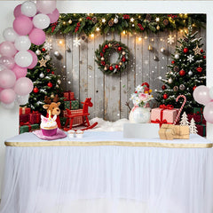 Lofaris Festlicher Weihnachtshintergrund mit Tannenbäumen Schneemann und Geschenken, rustikale Holzwand Kulisse für Winter und Feiertagsfotos