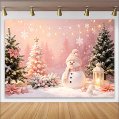 Lofaris Rosa Schneemann-Weihnachtshintergrund mit Tannenbäumen und Schneeflocken, winterliche Fotokulisse für festliche Dekoration