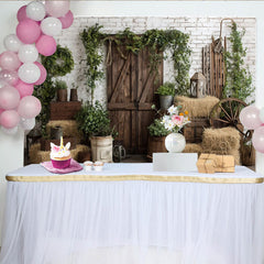 Lofaris Rustikaler Scheunentor-Hintergrund mit Heuballen und Ziegelwand, perfekte Kulisse für professionelle Fotoshootings und Events