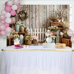 Lofaris Ländlicher Osterhintergrund mit Holzstruktur und bunten Blumen, charmante Fotokulisse für Frühlingsfotoshootings