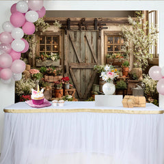 Lofaris Rustikaler Frühlingsgarten Fotohintergrund mit Holzscheunentor und bunten Blumen, ländliche Kulisse für Fotoshooting und Dekoration
