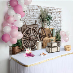 Lofaris Rustikaler Fotohintergrund mit weißer Ziegelwand und Holzrädern, natürliche Kulisse für professionelle Fotoshootings und Dekoration