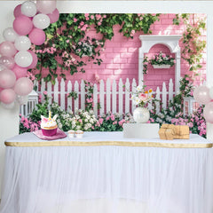 Lofaris Rosa Blumengarten Fotohintergrund mit weißem Zaun und grünen Ranken, idyllische Kulisse für Porträtfotoshootings und Events