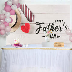 Lofaris Weißer Holz Vatertag Hintergrund mit Hut Krawatte und Herz, perfekte Fotokulisse für Papa Feier und Familienfotos