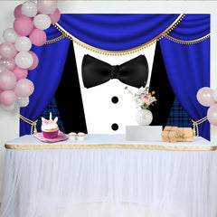 Lofaris Blauer Smokinghintergrund mit goldener Borte und schwarzer Fliege, elegante Kulisse für Events und professionelle Fotografie