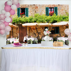 Lofaris Mediterraner Straßencafé Hintergrund mit rustikaler Steinwand und grünen Pflanzen, Fotokulisse für Fotoshooting und Eventdekoration