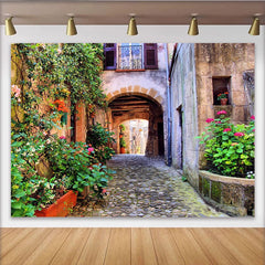 Lofaris Alte Gasse Fotohintergrund mit Steinmauern und Blumenbogen, charmante Kulisse für Porträt und Produktfotografie