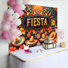 Lofaris Bunter Mexikanischer Fiesta Hintergrund mit Sombreros, Gitarren und Blumen, lebendige Partydekoration für Fotoshooting