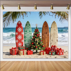 Lofaris Tropischer Weihnachtshintergrund mit Surfbrettern und Geschenken, festliche Fotokulisse für sommerliche Weihnachtsfeiern