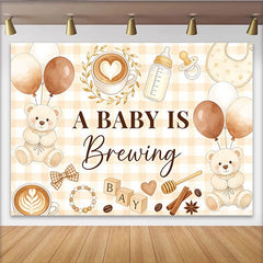 Lofaris Niedlicher Kaffee-Babyparty-Hintergrund mit Teddybären und Latte-Art, warme braune Kulisse für Fotostudio und Feier