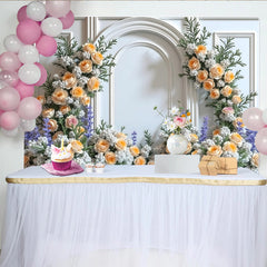 Lofaris Eleganter Blumenbogen Fotohintergrund mit pfirsichfarbenen Rosen und weißen Beeren, romantische Kulisse für Eventdekoration