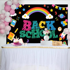 Lofaris Bunter Schulanfang Hintergrund mit Regenbogen und Schulbus, fröhliche Kulisse für Klassenzimmer und Fotoshooting