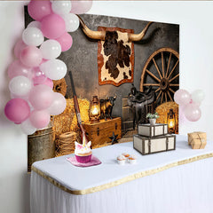Lofaris Rustikaler Western Fotohintergrund mit Longhorn und Heuballen, authentische Kulisse für Fotoshootings und Eventdekoration