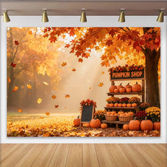 Lofaris Goldener Herbst-Hintergrund mit fallenden Blättern und Kürbisstand, warme Erntefest-Kulisse für Fotostudio und Partydekoration