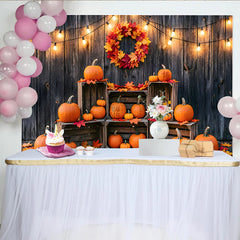 Lofaris Rustikaler Herbsthintergrund mit Kürbissen, Herbstblättern und Lichterkette, Kulisse für Erntedank, Halloween und Fotoshooting