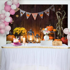 Lofaris Rustikaler Herbsthintergrund mit Kürbissen und Holzstruktur, gemütliche Erntedank-Kulisse für Fotoshooting und Partydekoration