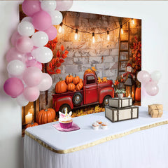 Lofaris Vintage roter Pickup Herbsthintergrund mit Kürbissen, Herbstlaub und Lichterkette, gemütliche Ziegelwand Kulisse für Fotoshooting