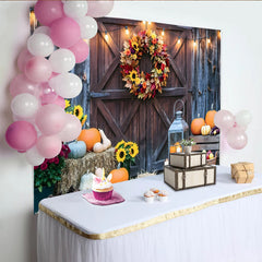 Lofaris Rustikaler Herbstscheunen-Hintergrund mit Kürbissen und Lichterketten, gemütliche Erntedank-Dekoration für Fotoshooting