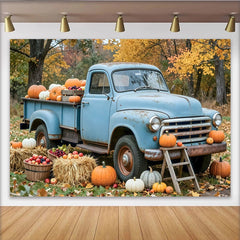 Lofaris Rustikaler Vintage-Truck Herbsthintergrund mit Kürbissen, stimmungsvolle Fotowand für herbstliche Fotoshootings