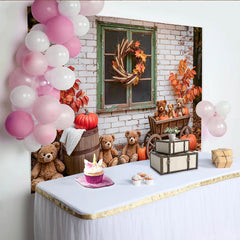 Lofaris Herbst-Teddybär-Hintergrund mit Kürbissen und Backsteinwand, rustikale Kulisse für herbstliche Kinderfotos