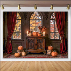 Lofaris Gotischer Herbst-Halloween-Hintergrund mit roten Samtvorhängen, herbstliche Kulisse für professionelle Fotografie