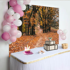 Lofaris Wunderschöner Herbstwaldweg Fotohintergrund mit goldenen Blättern, natürliche Kulisse für professionelle Fotoshootings