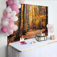 Lofaris Goldener Herbstwald Fotohintergrund mit Laub und Pfad, lebendige Kulisse für professionelle Studioaufnahmen