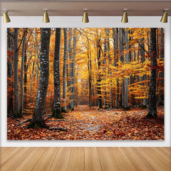 Lofaris Goldener Herbstwald Fotohintergrund mit Laub und Pfad, lebendige Kulisse für professionelle Studioaufnahmen