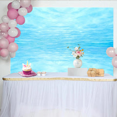 Lofaris Klarer hellblauer Wasser Fotohintergrund mit sanften Wellen, beruhigendes Hintergrundbild für professionelle Fotografie