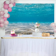 Lofaris Blauer Unterwasser Fotohintergrund mit Sandboden und Lichtreflexen, realistische Kulisse für professionelle Unterwasserfotografie