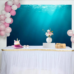 Lofaris Tiefblauer Unterwasser Hintergrund mit Lichtstrahlen und Wellen, ozeanische Fotokulisse für professionelle Studiofotografie