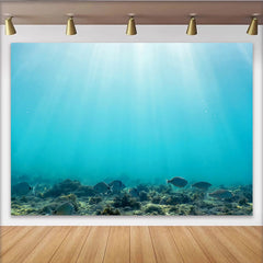 Lofaris Blauer Unterwasser-Hintergrund mit Sonnenstrahlen und Fischen, natürliche Meereskulisse für professionelle Fotografie