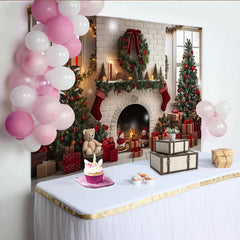 Lofaris Roter und grüner Weihnachtshintergrund mit Kamin und Bäumen, winterliche Kulisse für Fotoshootings und festliche Dekoration