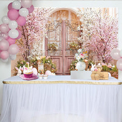 Lofaris Romantischer rosa-weißer Kirschblüten Osterhintergrund, mit verziertem Tor, Ostereiern und Hasen für Frühlingsfotografie