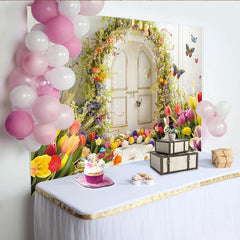 Lofaris Frühlingshafter Osterhintergrund mit Blumenbogen weißer Tür bunten Ostereiern und Schmetterlingen für Fotos